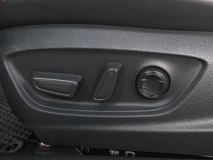 Toyota Camry VIII (XV70) Рестайлинг Ростов-на-Дону  - изображение 19