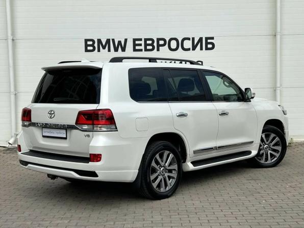 Toyota Land Cruiser 200 Series Рестайлинг 2 с пробегом 2018 года, цена 6 799 000 рублей, 190000 км, внедорожник, Автокод Объявления