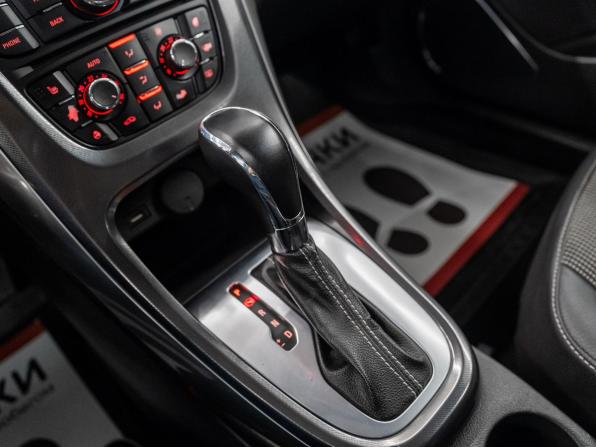 Opel Astra J с пробегом 2012 года, цена 825 000 рублей, 124000 км, хэтчбек, Автокод Объявления