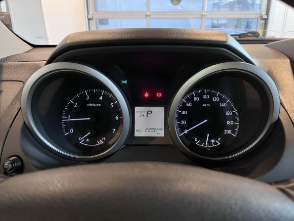 Toyota Land Cruiser Prado 150 Series с пробегом 2010 года, цена 2 660 000 рублей, 229643 км, внедорожник, Автокод Объявления
