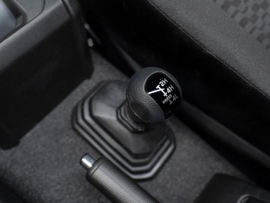 Suzuki Jimny IV Москва  - изображение 14