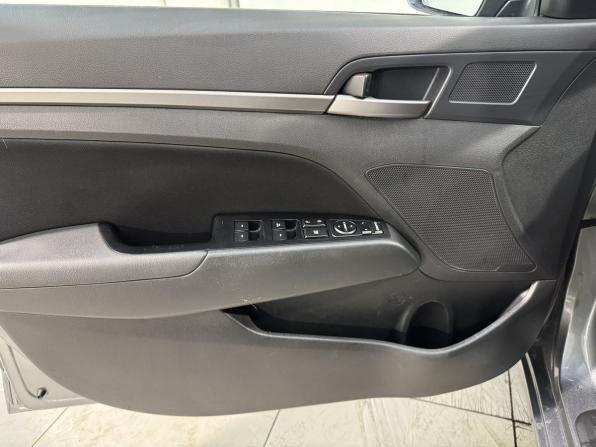 Hyundai Elantra VI (AD) с пробегом 2017 года, цена 1 299 800 рублей, 175000 км, седан, Автокод Объявления