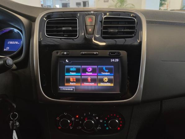 Renault Logan II с пробегом 2018 года, цена 640 000 рублей, 236027 км, седан, Автокод Объявления