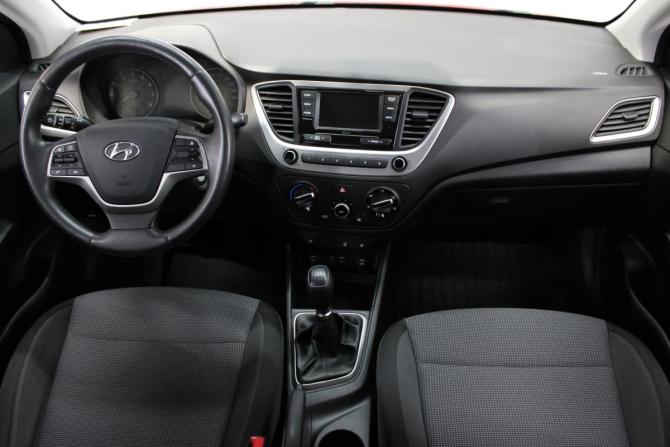 Hyundai Solaris II с пробегом 2017 года, цена 1 195 000 рублей, 47947 км, седан, Автокод Объявления