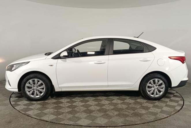 Hyundai Solaris II Рестайлинг с пробегом 2021 года, цена 1 650 000 рублей, 76776 км, седан, Автокод Объявления