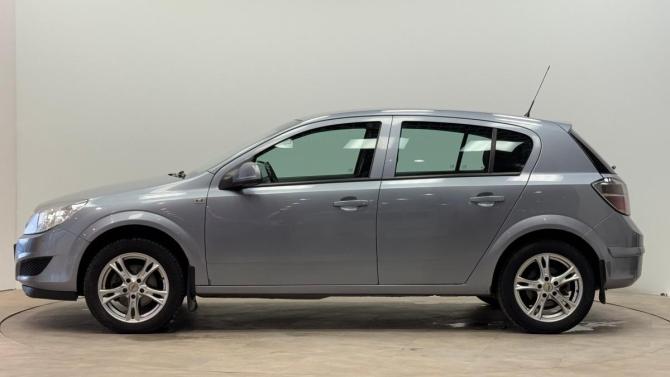 Opel Astra H Рестайлинг с пробегом 2011 года, цена 475 000 рублей, 238613 км, седан, Автокод Объявления