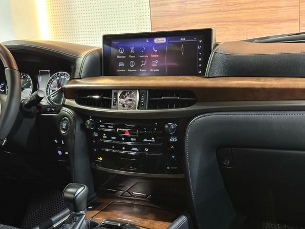 Lexus LX III Рестайлинг 2 с пробегом 2015 года, цена 6 499 900 рублей, 173434 км, внедорожник, Автокод Объявления