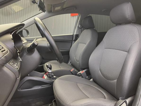 Kia Rio III Рестайлинг с пробегом 2017 года, цена 1 177 000 рублей, 57729 км, хэтчбек, Автокод Объявления