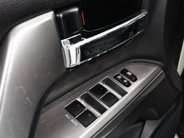 Toyota Land Cruiser 200 Series Рестайлинг 2 с пробегом 2015 года, цена 4 150 000 рублей, 258311 км, внедорожник, Автокод Объявления