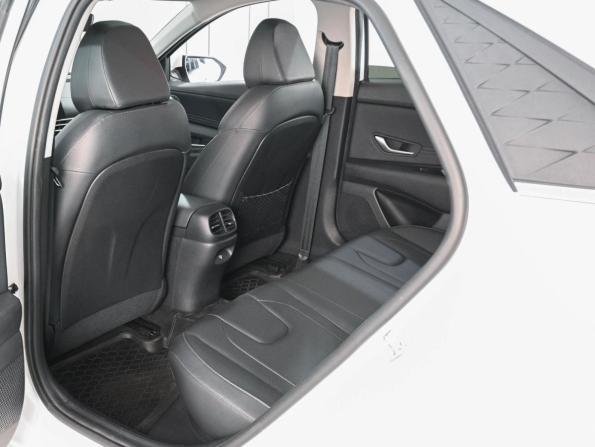 Hyundai Elantra VII (CN7) Рестайлинг с пробегом 2024 года, цена 2 250 000 рублей, 15621 км, седан, Автокод Объявления