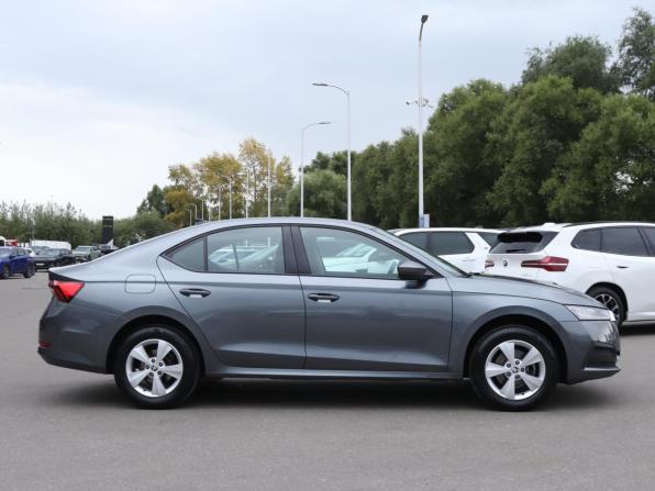 Skoda Octavia IV (A8) с пробегом 2021 года, цена 2 399 000 рублей, 22000 км, лифтбек, Автокод Объявления