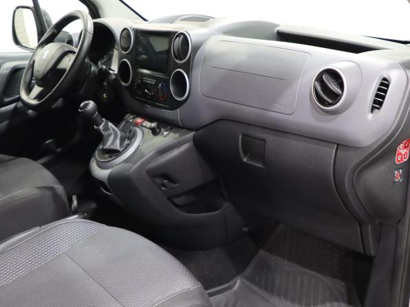 Peugeot Partner II Рестайлинг 2 с пробегом 2021 года, цена 1 290 000 рублей, 111650 км, минивэн, Автокод Объявления
