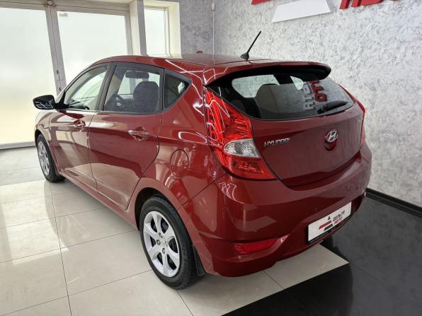 Hyundai Solaris I с пробегом 2013 года, цена 965 000 рублей, 145001 км, хэтчбек, Автокод Объявления