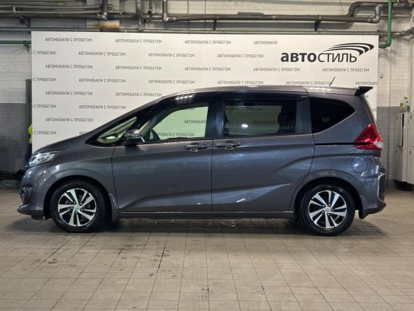 Honda Freed II с пробегом 2018 года, цена 1 599 000 рублей, 63000 км, компактвэн, Автокод Объявления