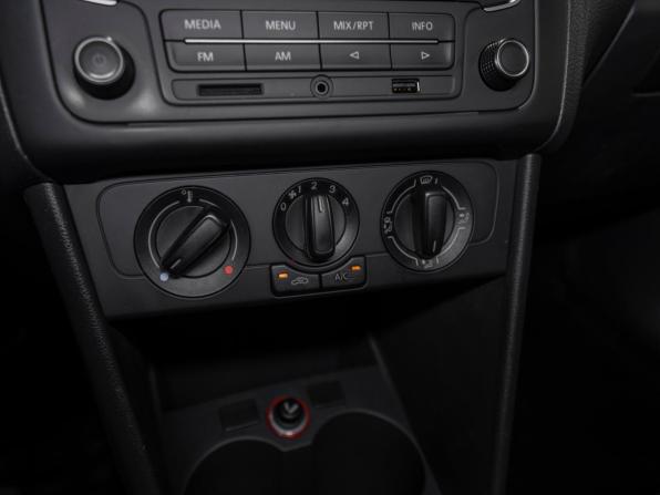 Volkswagen Polo V с пробегом 2015 года, цена 875 000 рублей, 159580 км, седан, Автокод Объявления