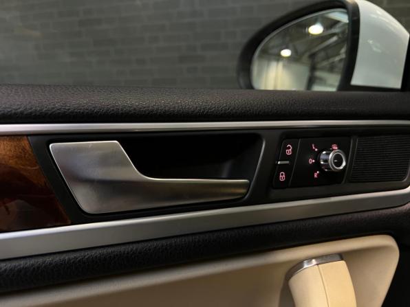 Volkswagen Touareg II с пробегом 2012 года, цена 2 160 000 рублей, 208771 км, внедорожник, Автокод Объявления