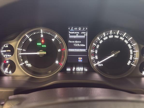 Toyota Land Cruiser 200 Series Рестайлинг 2 с пробегом 2018 года, цена 6 980 000 рублей, 219281 км, внедорожник, Автокод Объявления