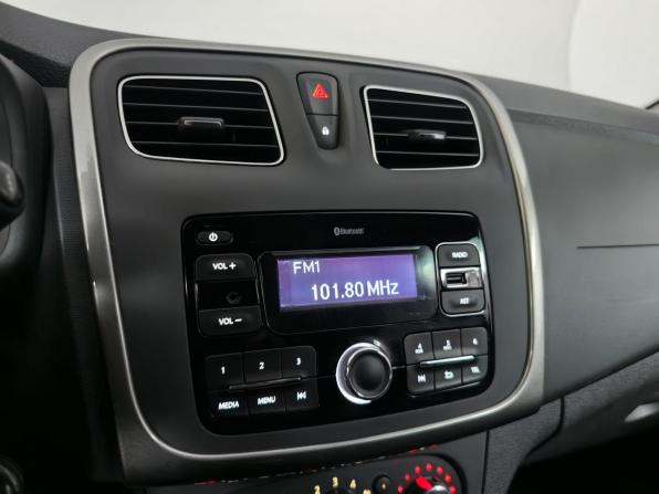 Renault Sandero II Рестайлинг с пробегом 2021 года, цена 1 349 000 рублей, 59025 км, хэтчбек, Автокод Объявления