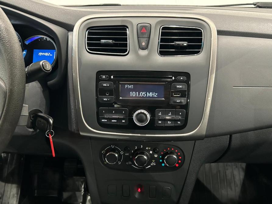 Renault Logan II Санкт-Петербург  - изображение 18