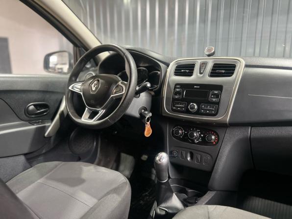 Renault Logan II Рестайлинг с пробегом 2019 года, цена 789 900 рублей, 125116 км, седан, Автокод Объявления
