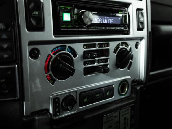 Land Rover Defender I Рестайлинг с пробегом 2014 года, цена 3 246 732 рубля, 126480 км, внедорожник, Автокод Объявления