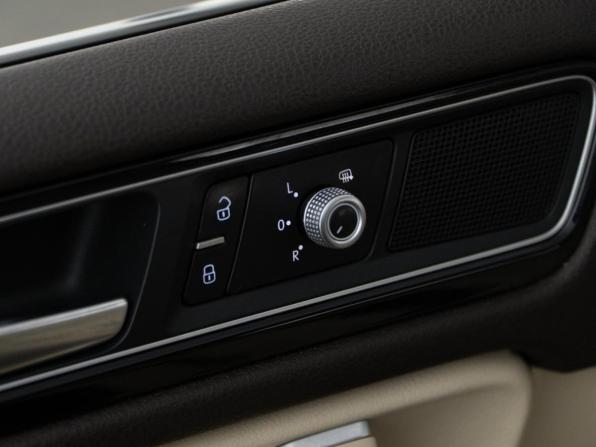 Volkswagen Touareg II Рестайлинг с пробегом 2015 года, цена 3 397 444 рубля, 123520 км, внедорожник, Автокод Объявления