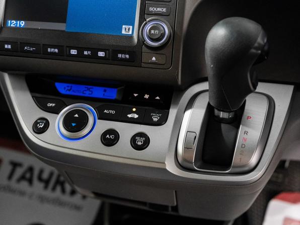 Honda Stream II Рестайлинг с пробегом 2009 года, цена 1 099 500 рублей, 155710 км, компактвэн, Автокод Объявления