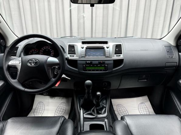 Toyota Hilux VII Рестайлинг с пробегом 2014 года, цена 2 399 000 рублей, 187205 км, пикап, Автокод Объявления