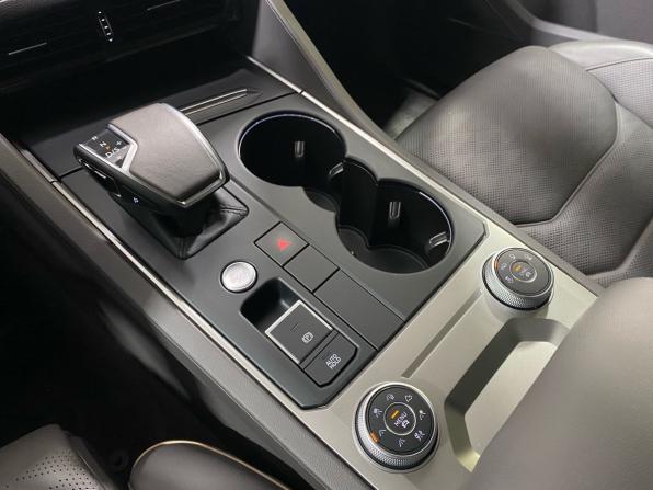 Volkswagen Touareg III с пробегом 2019 года, цена 4 537 000 рублей, 80876 км, внедорожник, Автокод Объявления