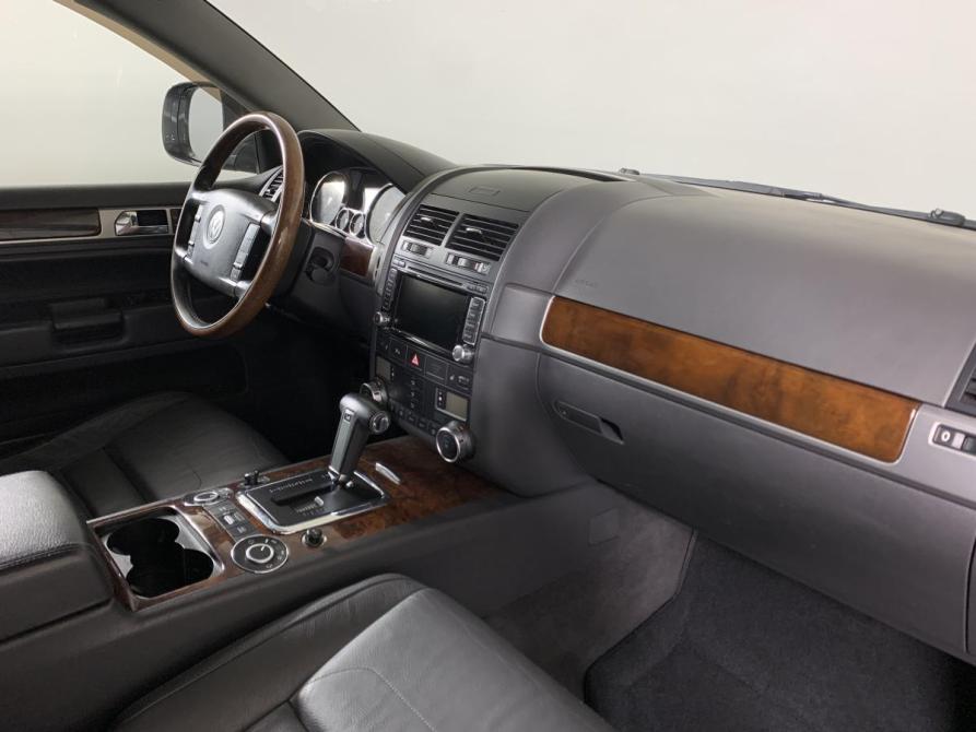 Volkswagen Touareg I Рестайлинг Москва  - изображение 13