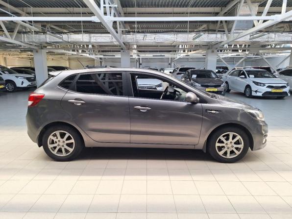 Kia Rio III Рестайлинг с пробегом 2016 года, цена 935 000 рублей, 123487 км, хэтчбек, Автокод Объявления