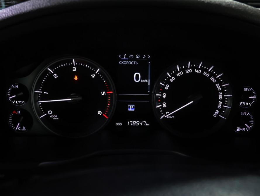 Toyota Land Cruiser 200 Series Рестайлинг 2 Москва  - изображение 16