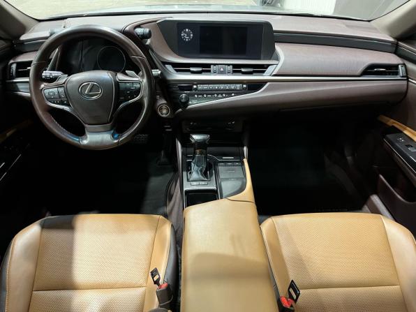 Lexus ES VII с пробегом 2018 года, цена 2 940 000 рублей, 152000 км, седан, Автокод Объявления