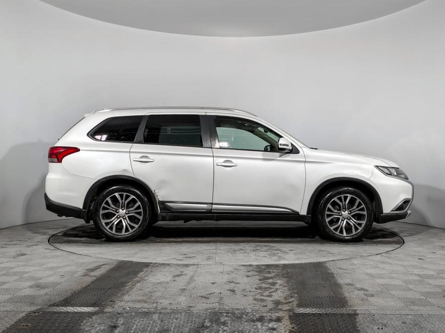 Mitsubishi Outlander III Рестайлинг 2 Санкт-Петербург  - изображение 4
