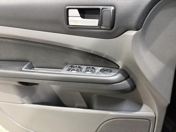 Ford Focus II Рестайлинг с пробегом 2010 года, цена 595 000 рублей, 221255 км, седан, Автокод Объявления