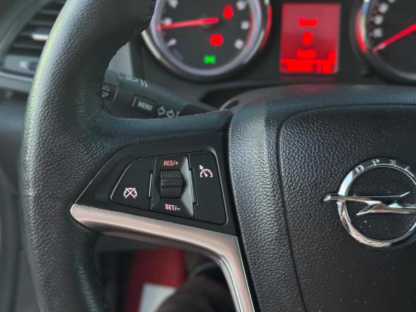 Opel Astra J с пробегом 2011 года, цена 730 000 рублей, 237365 км, хэтчбек, Автокод Объявления