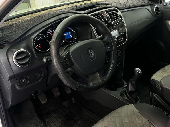 Renault Logan II с пробегом 2018 года, цена 865 000 рублей, 143769 км, седан, Автокод Объявления