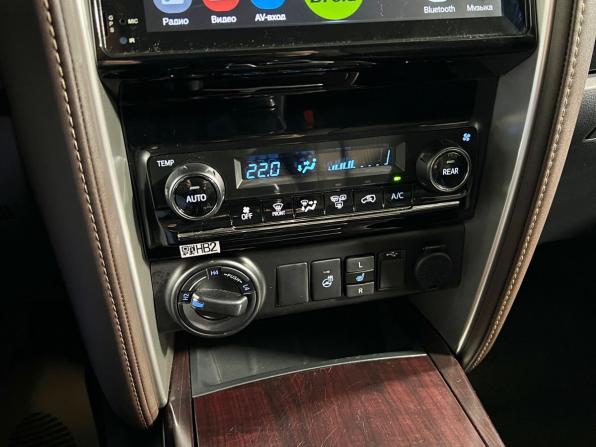 Toyota Fortuner II с пробегом 2018 года, цена 3 649 000 рублей, 134400 км, внедорожник, Автокод Объявления