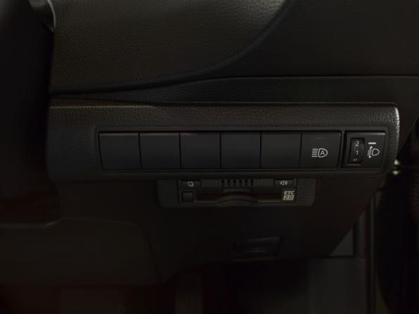 Toyota Corolla XII (E210) с пробегом 2021 года, цена 1 765 995 рублей, 65885 км, универсал, Автокод Объявления