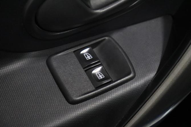 Renault Sandero II Рестайлинг с пробегом 2019 года, цена 1 179 000 рублей, 63602 км, хэтчбек, Автокод Объявления