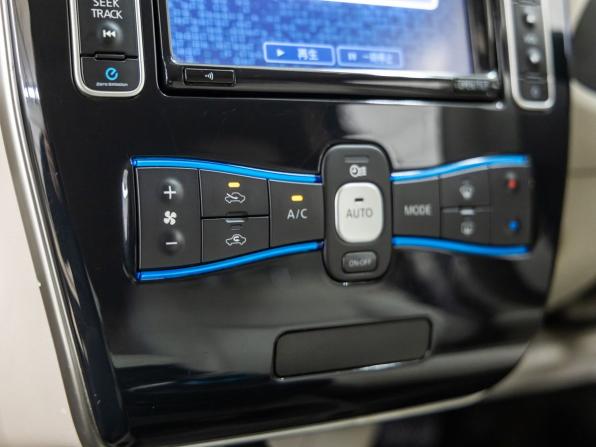 Nissan Leaf I (ZE0/AZE0) с пробегом 2011 года, цена 523 000 рублей, 157212 км, хэтчбек, Автокод Объявления