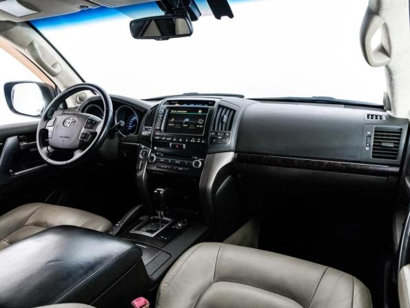 Toyota Land Cruiser 200 Series с пробегом 2010 года, цена 2 399 000 рублей, 378281 км, внедорожник, Автокод Объявления