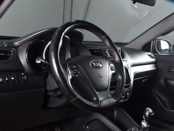 Kia Rio III Рестайлинг с пробегом 2015 года, цена 969 999 рублей, 162306 км, седан, Автокод Объявления