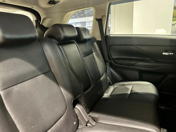 Mitsubishi Outlander III Рестайлинг 2 с пробегом 2018 года, цена 2 499 000 рублей, 193372 км, внедорожник, Автокод Объявления