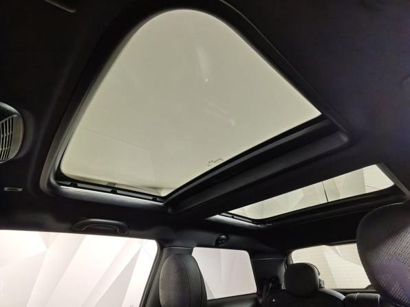 Mini Hatch III (F55/F56) Рестайлинг 2 с пробегом 2022 года, цена 3 300 000 рублей, 56066 км, хэтчбек, Автокод Объявления