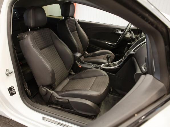 Opel Astra J Рестайлинг с пробегом 2013 года, цена 790 000 рублей, 160451 км, хэтчбек, Автокод Объявления