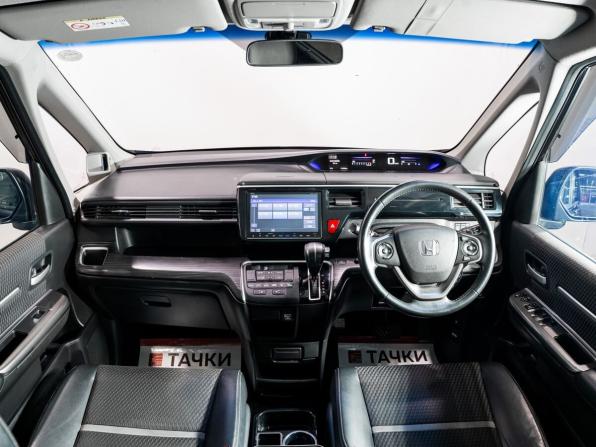 Honda Stepwgn V с пробегом 2017 года, цена 1 850 000 рублей, 113500 км, минивэн, Автокод Объявления