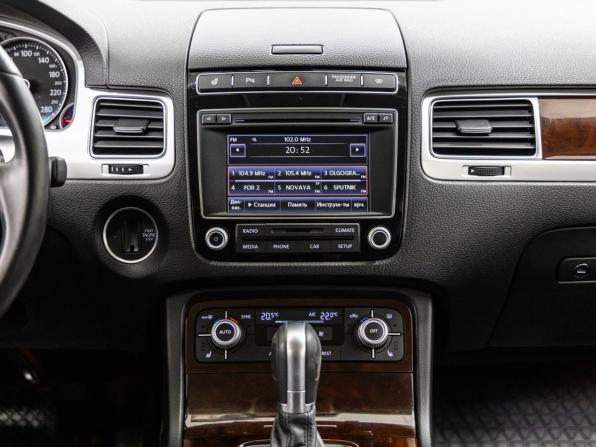 Volkswagen Touareg II Рестайлинг с пробегом 2015 года, цена 3 098 000 рублей, 169678 км, внедорожник, Автокод Объявления