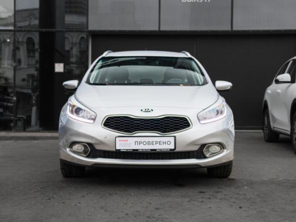 Kia Ceed II с пробегом 2014 года, цена 900 000 рублей, 306240 км, универсал, Автокод Объявления