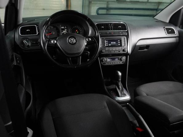 Volkswagen Polo V Рестайлинг с пробегом 2017 года, цена 1 339 000 рублей, 103093 км, седан, Автокод Объявления